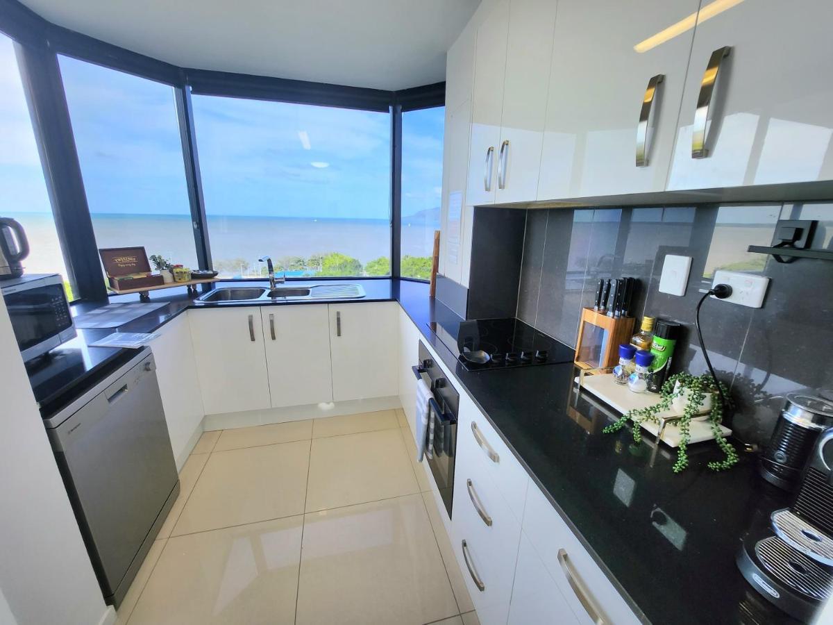 Cairns Luxury Seaview Apartment Екстер'єр фото